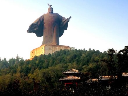 河南省永城市芒砀山大汉雄风巨像