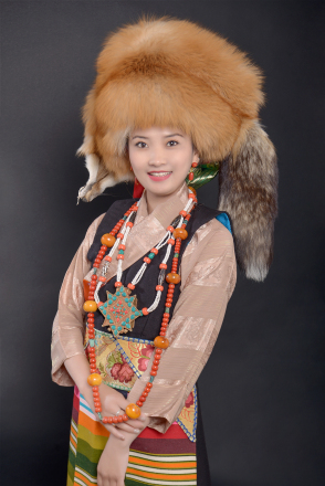 达瓦卓玛服饰
