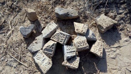 地表残留花纹汉砖