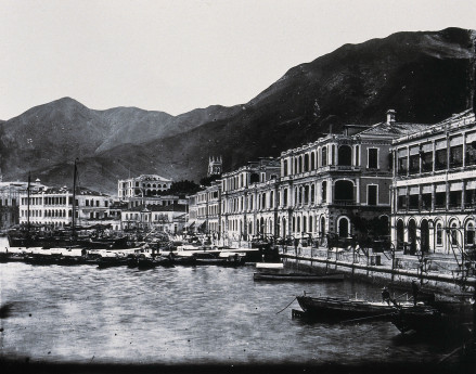 1868年的香港岛德辅道（JohnThomson摄） 