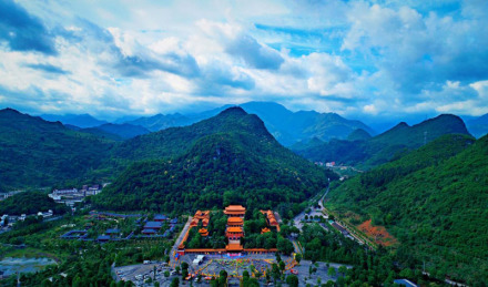 九嶷山秀美山光