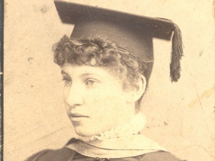 阿德莱德大学毕业的第一位女学生Edith Emily Dornwell