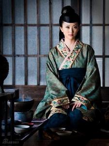 景甜 饰 漪罗