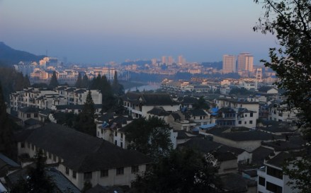 诸暨市