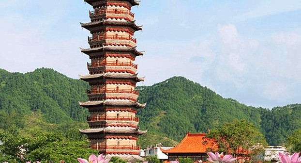 赣州文峰塔