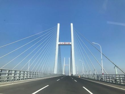 台州湾大桥路面