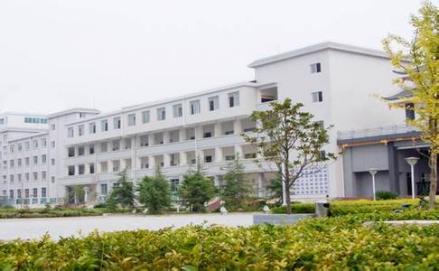 黄平民族中学