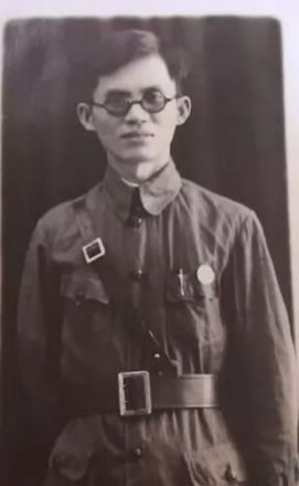 黄震