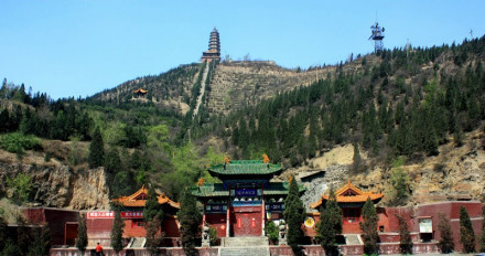 虹霁寺