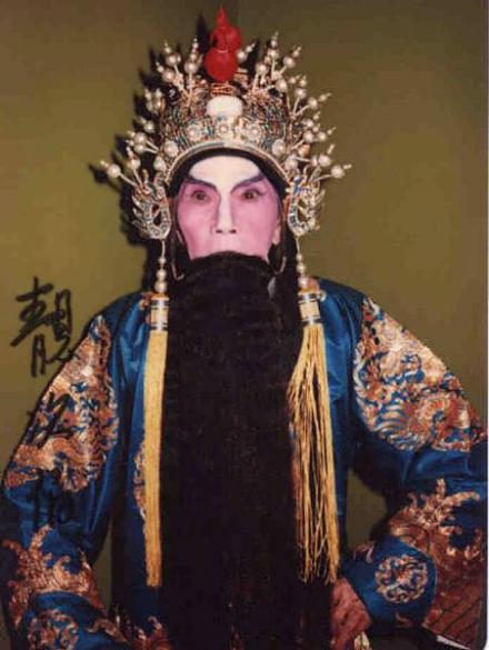 靓次伯