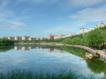 蔚蓝湖畔