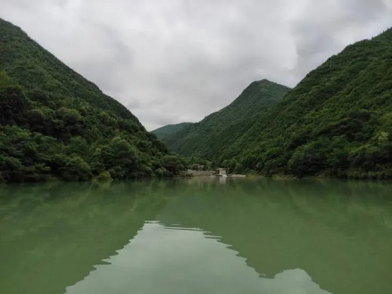 阴平湖