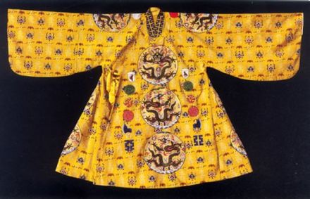 定陵出土明神宗常服（复制品）
