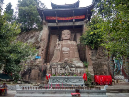 黄桷大佛全貌