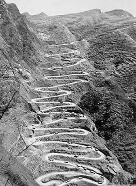 抗战时期拍摄的二十四道拐盘山公路