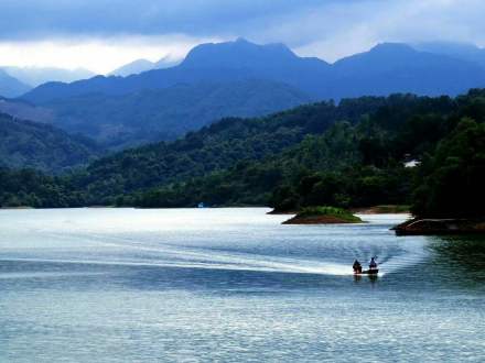 荔浦大江湖景区