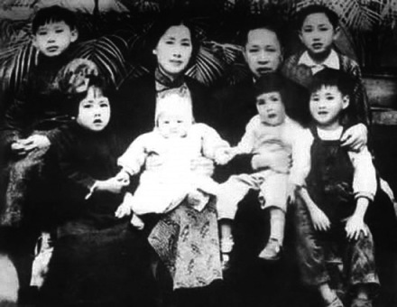 1939年，叶挺全家合影 
