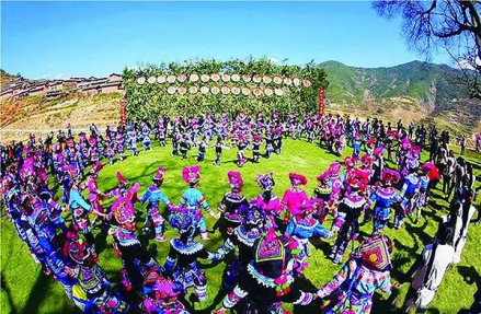 “赛装节” 