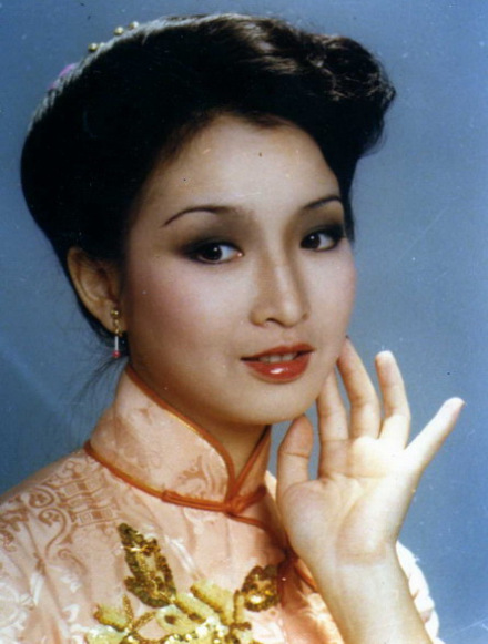 黄杏秀