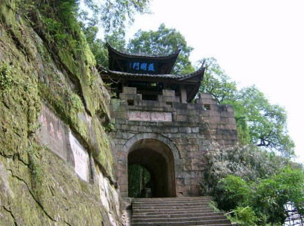 钓鱼城