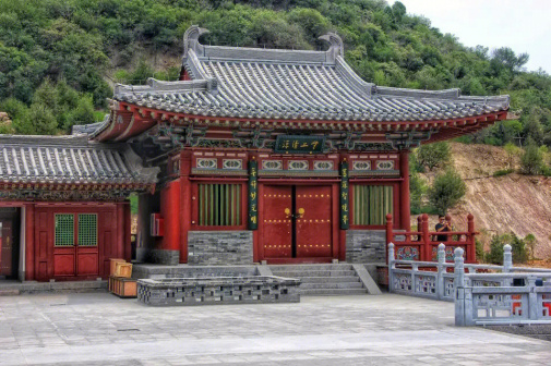 太山龙泉寺风景