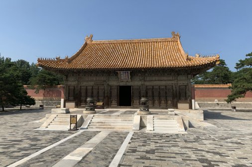 隆恩殿