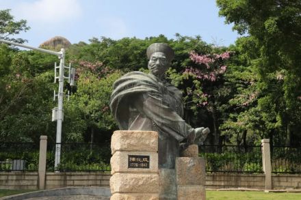 陈化成雕像