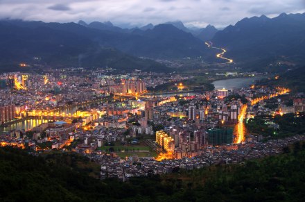 阳山夜景