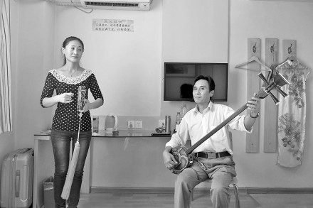 吴德平（右）