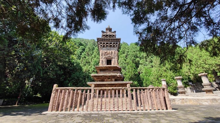 龙虎塔