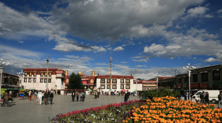 大昭寺前广场 