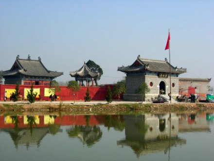 伏羲画卦台大门外景