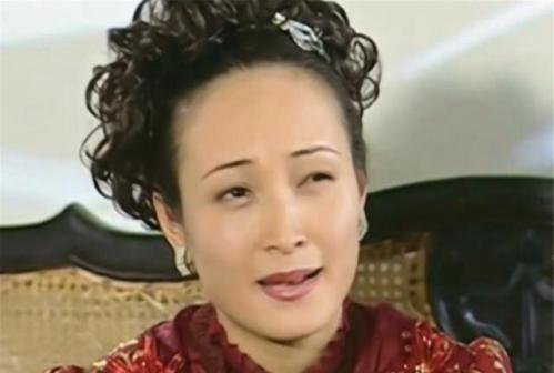 《情深深雨蒙蒙》中饰演安娜
