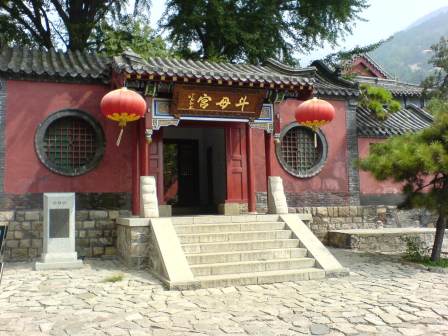 斗母宫
