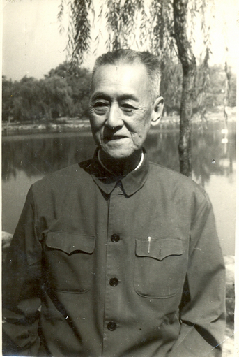 陈岱孙