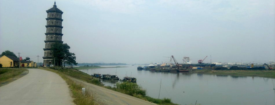 水阳江芜湖市区临江塔下汇入长江处 
