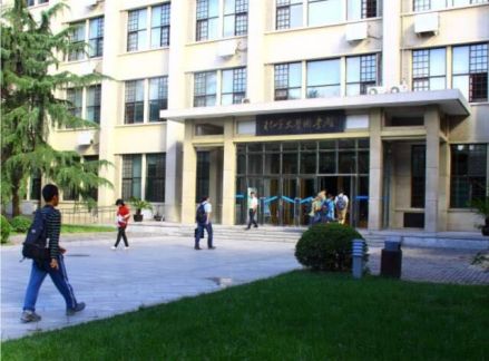 图书馆南门