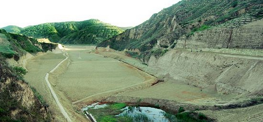 永和县的山间耕地