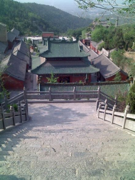 天井关南的月山寺