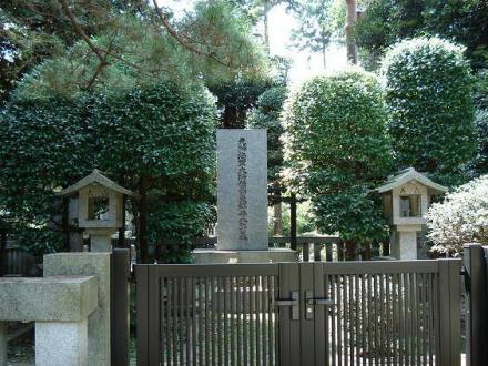 东乡平八郎陵墓