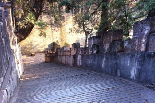 方城登城梯道