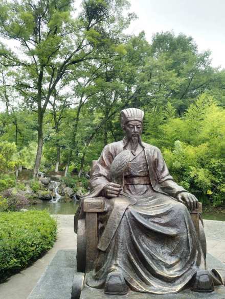 诸葛亮雕像