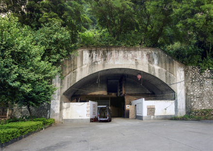 机场飞机库山洞旧址