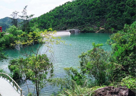 五桂山湖泊风景