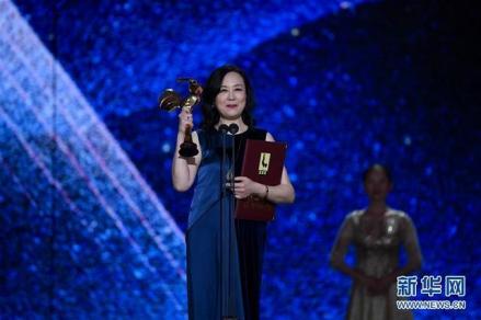 电影《送我上青云》演员吴玉芳获得最佳女配角奖