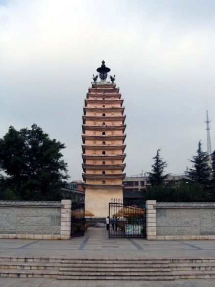 惠光寺塔和常乐寺塔