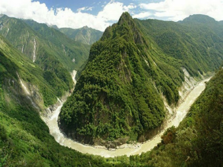 雅鲁藏布大峡谷全景