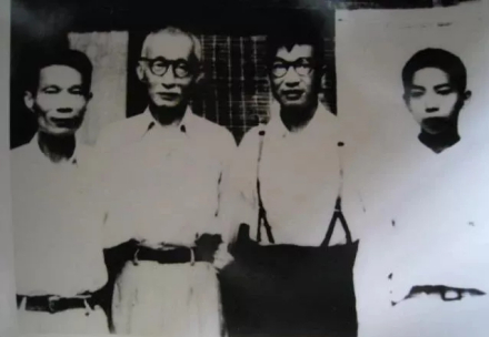 左起：次子梁超、梁希、长子梁震、孙子梁锭