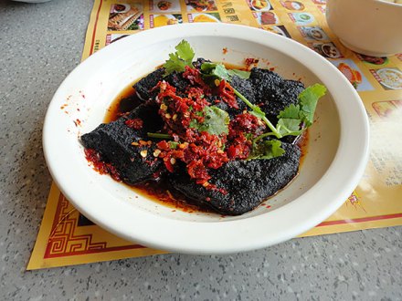南京臭豆腐（瓦灰的豆腐干）