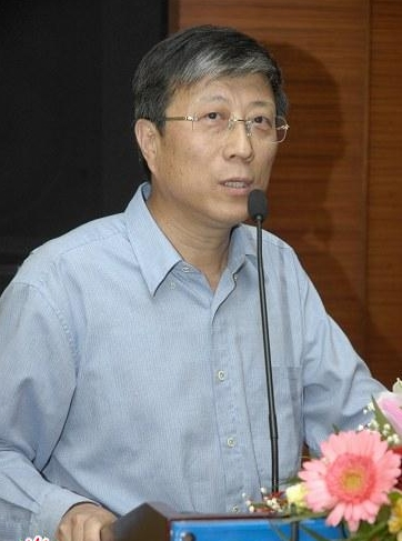 李汀 
